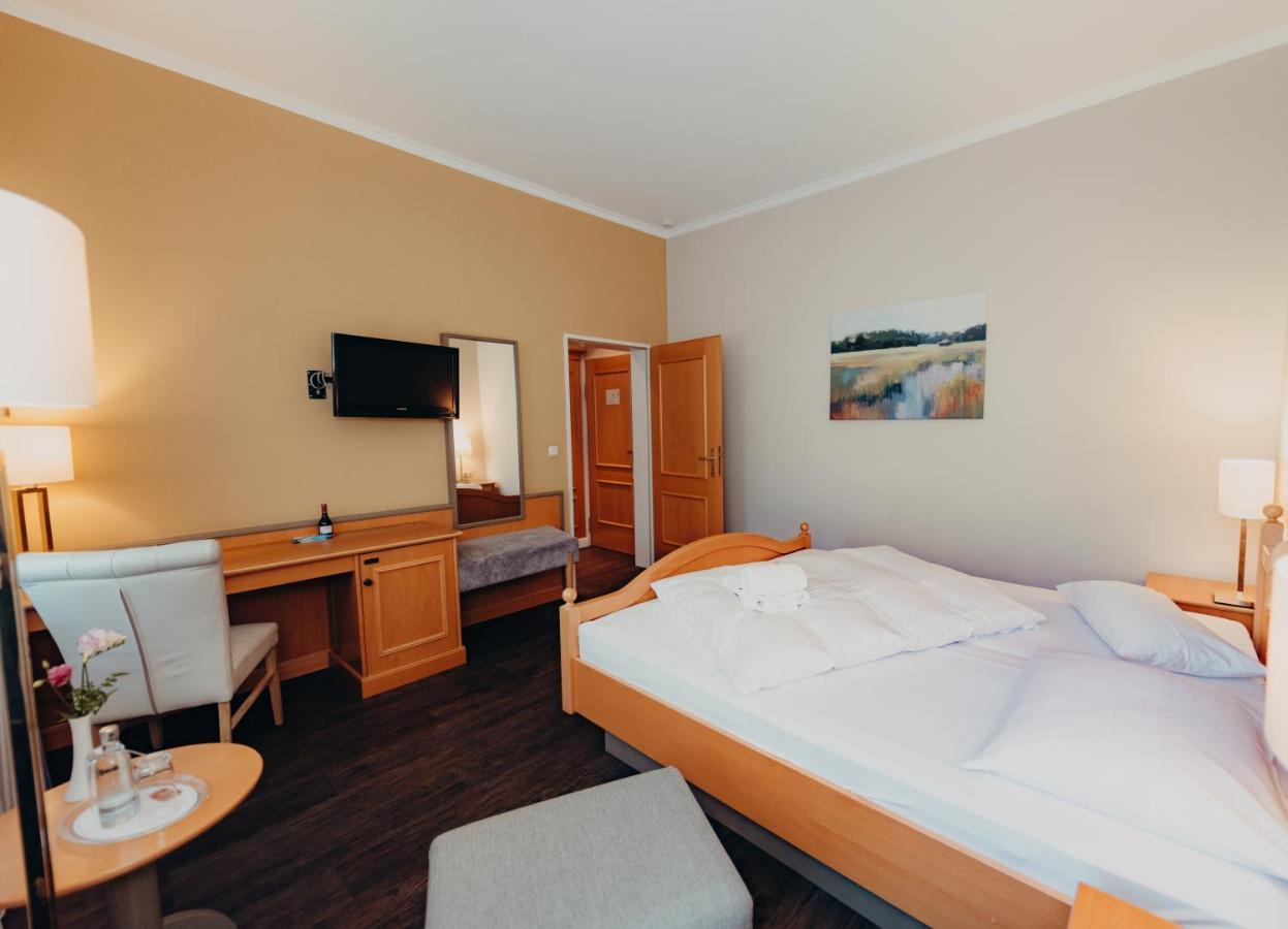 Hotel Jungclaus Wentorf bei Hamburg ภายนอก รูปภาพ
