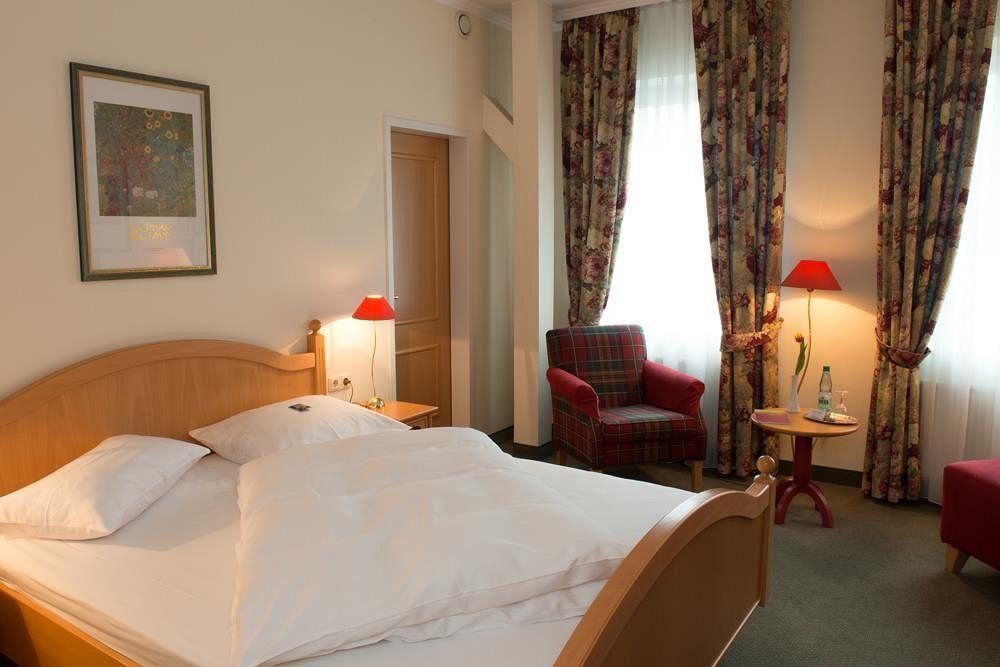 Hotel Jungclaus Wentorf bei Hamburg ภายนอก รูปภาพ